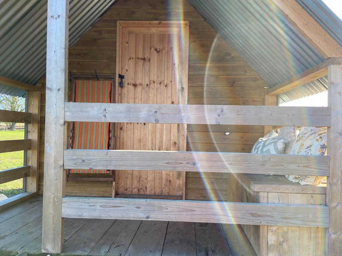 Fen Meadows Glamping - Luxury Cabins And Bell Tents Cambridge  Ngoại thất bức ảnh