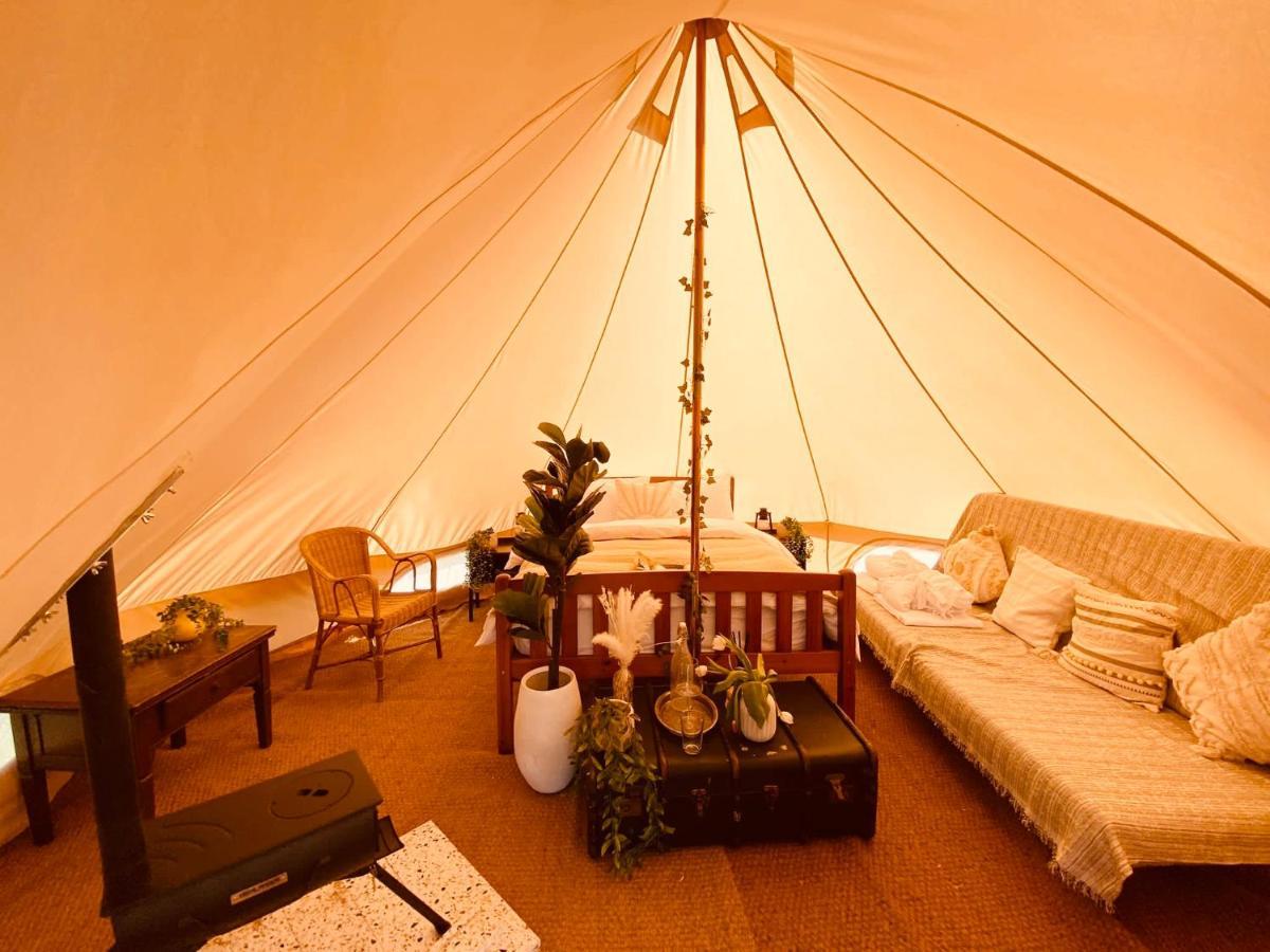 Fen Meadows Glamping - Luxury Cabins And Bell Tents Cambridge  Ngoại thất bức ảnh