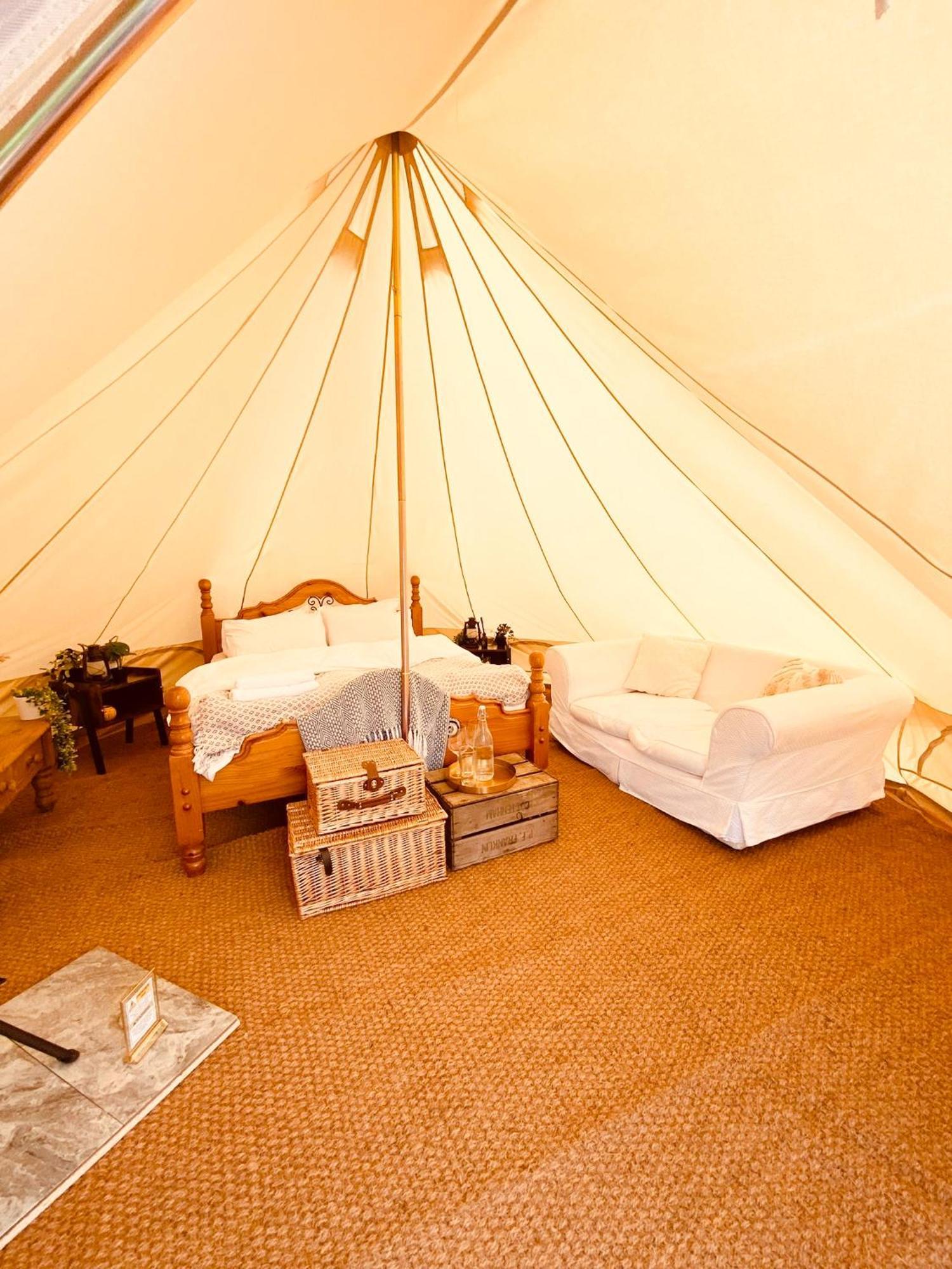 Fen Meadows Glamping - Luxury Cabins And Bell Tents Cambridge  Ngoại thất bức ảnh